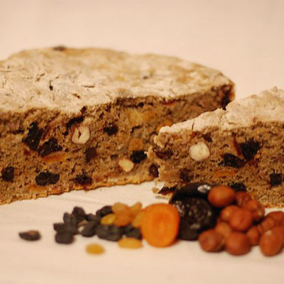 Десертный Фруктово-ореховый бездрожжевой хлеб.