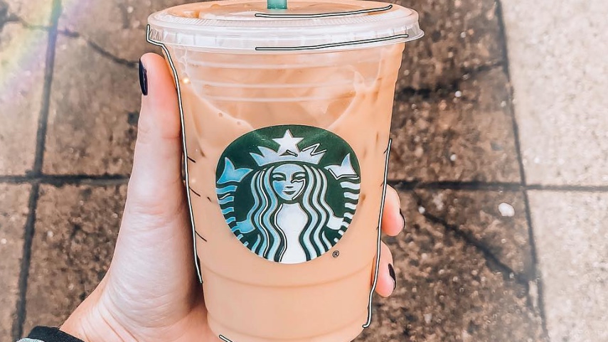 Starbucks призывают не взимать дополнительную плату за растительное молоко