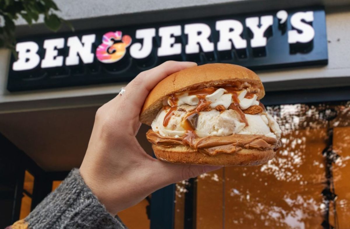 Компания Ben&Jerry запускает продажу веганского мороженого-бургера